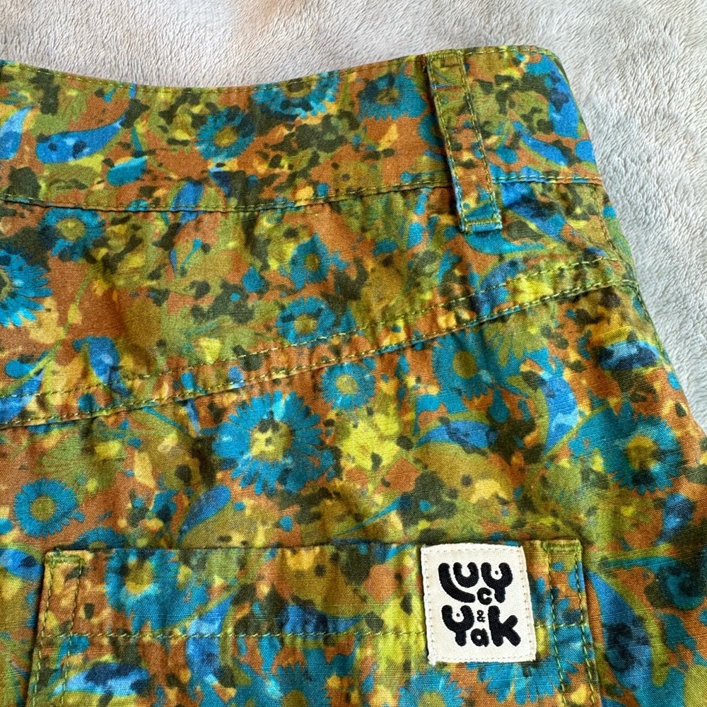 NWOT Lucy & Yak Avery Cotton Cargo Shorts Green Floral Size W26 - Picture 9 of 15